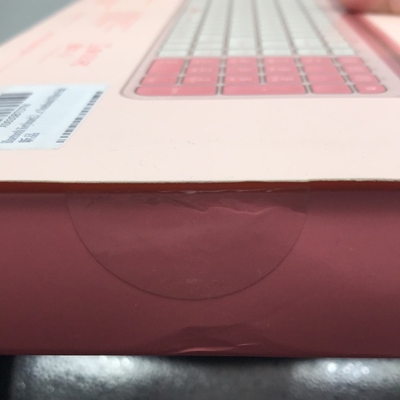 Bluetooth Wireless Keyboard Sealed in Box Pink and White - Picture 6 of 7